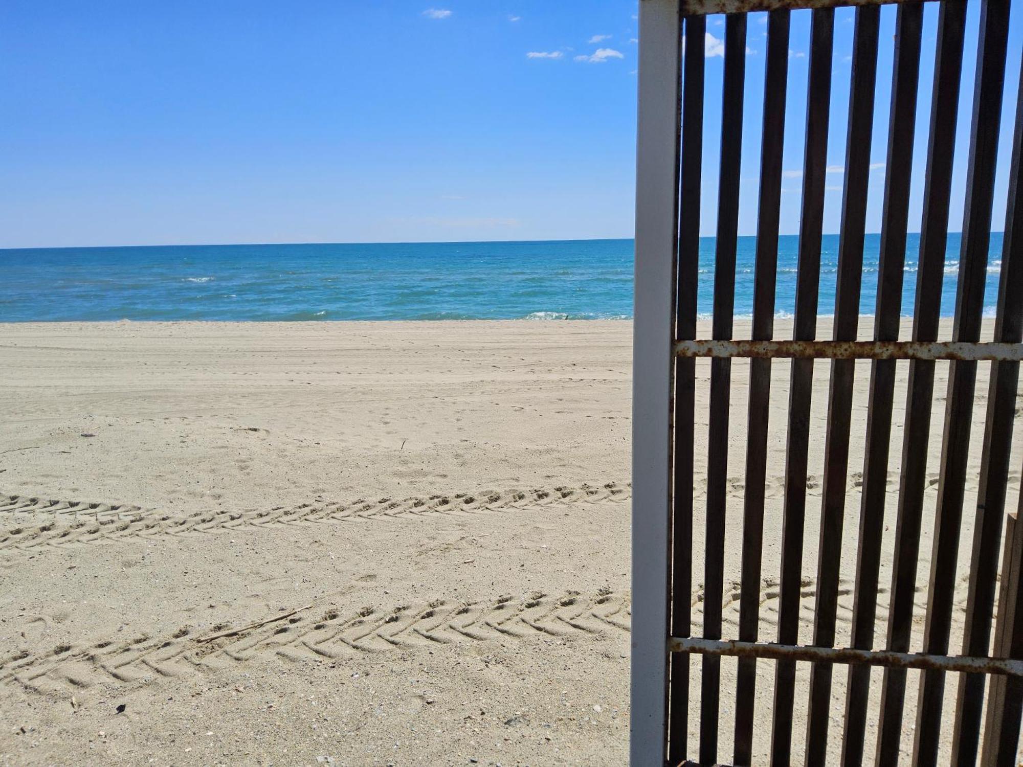 L'Azur 4 Pers Clim Parking Acces Plage Direct Le Barcarès Exterior foto